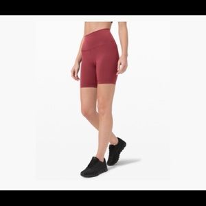Lululemon Wunder Train High-Rise Short 6”